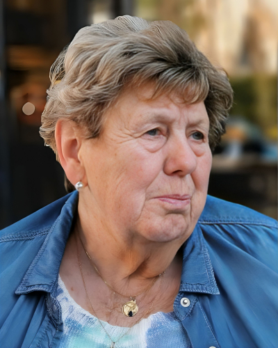 Madame Arlette VANOOSTHUYSE