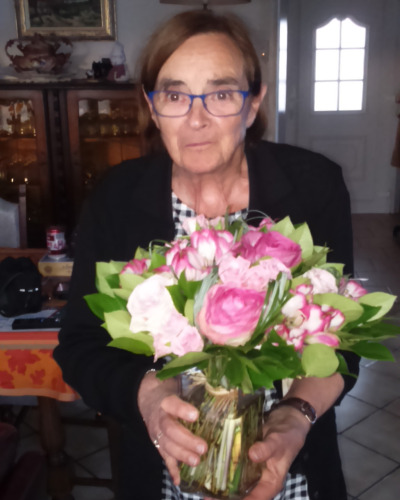 Madame Annick Deroubaix
