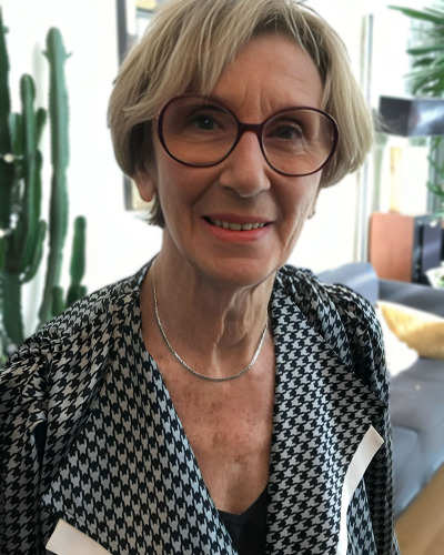 Madame Sabine SINGER
