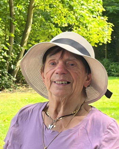 Madame Danielle FIN